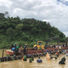 Bí thư Tỉnh ủy cùng hàng trăm người cứu đê bị vỡ ở Đắk Lắk