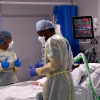 Anh: Hàng trăm người được tiêm chủng đầy đủ vẫn nhập viện vì COVID-19