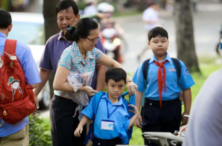 Tốn tiền triệu đầu năm học