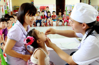 Nhiều người hiểu sai việc nhà trường thu phí BHYT