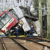 Hiện trường khủng khiếp vụ tàu cao tốc đâm nát xe tải ở Nhật Bản