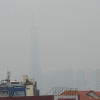 Sương mù đặc quánh biến Sài Gòn mờ ảo như Đà Lạt