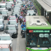 Hà Nội lại tính mở lối riêng cho xe buýt: Lo ngại theo vết xe đổ của BRT
