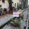 Phạt bán cà phê đường tàu ở Hà Nội như bắt cóc bỏ đĩa