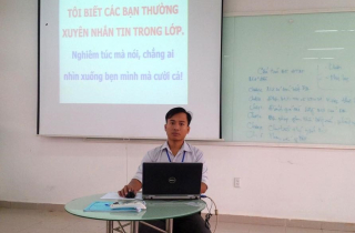 “Nghiêm túc mà nói, chẳng ai nhìn xuống bẹn mình mà cười cả”