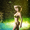 Hot showbiz 21.10: Phi Thanh Vân tung ảnh bikini nhỏ xíu đốt mắt