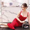 Angela Phương Trinh khoe vòng 1 trắng ngần với váy 2 dây đỏ rực