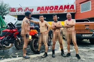 Đằng sau những bức ảnh khỏa thân bảo vệ môi trường trên đèo Mã Pí Lèng