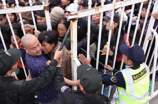 Xã hội còn không biết xếp hàng, còn lâu mới đến được văn minh