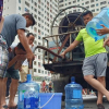 Nước sông Đà nhiễm dầu thải: Hà Nội cung cấp nước sạch miễn phí cho dân