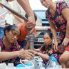 Hàng nghìn cuộc gọi tới Công ty Nước sạch Hà Nội xin trợ cấp nước