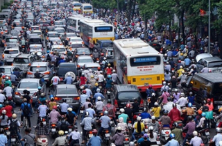 Để người dân tự giác bỏ xe máy