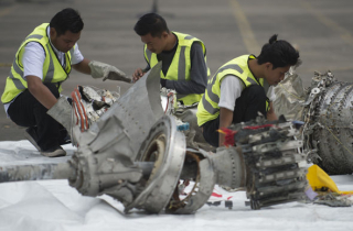 Bí ẩn MH370 có thể được giải đáp nhờ mảnh vỡ máy bay JT610 của Indonesia