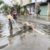 Vì sao Nha Trang ngập nặng, sạt lở nghiêm trọng?