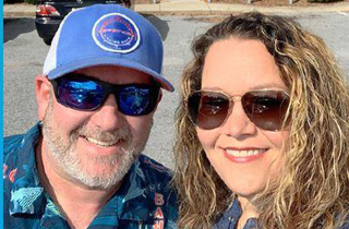 Cô gái trúng số hai lần sau một năm lấy chồng