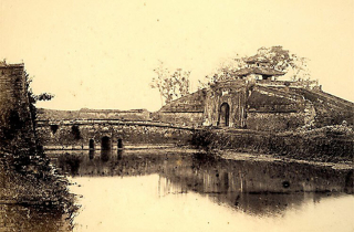 Sông Tô Lịch chết dần