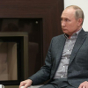Tổng thống Nga Putin tiêm tăng cường vaccine Sputnik Light