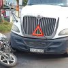 Bị CSGT yêu cầu dừng xe, tài xế xe đầu kéo tông hỏng xe mô tô đặc chủng