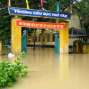 Lũ rút chậm, nhiều nơi ở Quảng Ngãi vẫn mênh mông nước