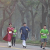 Mặc áo dài chạy Marathon ở Huế gây tranh cãi, Giám đốc Sở lên Facebook phân trần