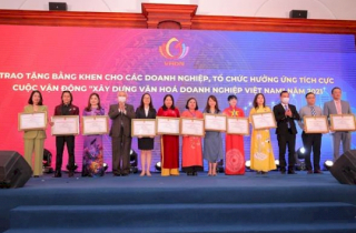 PVFCCo được nhận Bằng khen Doanh nghiệp có thành tích xuất sắc trong hưởng ứng Cuộc vận động “Xây dựng văn hóa doanh nghiệp Việt Nam”