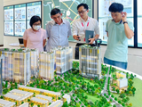 Lãi suất tăng, áp lực đè nặng lên vai người mua nhà