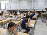 Chính phủ yêu cầu bảo đảm học sinh không đỗ lớp 10 công lập vẫn được đi học