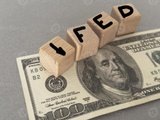 USD suy yếu khi giá dầu hạ nhiệt, kéo giảm kỳ vọng Fed tăng lãi suất
