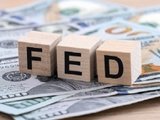 USD giảm mạnh sau những phát biểu thận trọng của quan chức Fed