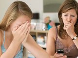 Dấu hiệu trẻ bị bắt nạt trên mạng xã hội