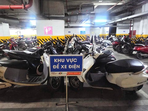 Xe điện tăng nhanh, chung cư Hà Nội loay hoay tìm chỗ sạc