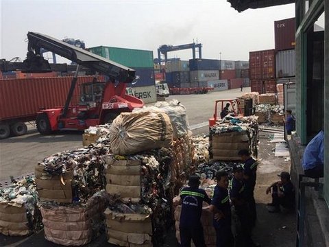 Việt Nam trước nguy cơ thành ‘bãi rác’: Bộ Tài nguyên và Môi trường lên tiếng