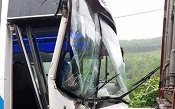 Sự thật xe container 'dìu' xe khách chở học sinh bị mất phanh xuống dốc an toàn ở Phú Thọ