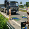 Xử lý nhiều phương tiện quá tải và vi phạm nồng độ cồn tại cửa ô Đà Nẵng