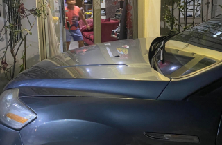 Tạm dừng công tác phó phòng thách thức, lăng mạ người dân vì chỗ đỗ xe