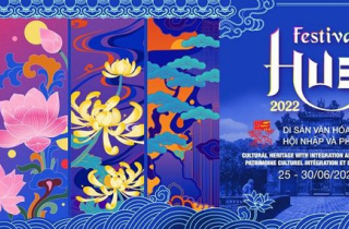Hoa mai, sen, cúc, tùng chiếm chủ đạo trong poster của Festival Huế 2022