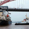 Giải cứu tàu biển vạn tấn trước nguy cơ đâm va vào cây cầu hiện đại nhất Hải Phòng