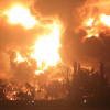 Kho dầu lớn của Nga gần Ukraine phát nổ rồi bùng cháy dữ dội