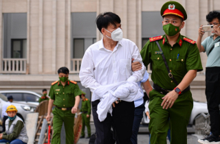 Được giảm nửa mức án, cựu Thứ trưởng Bộ Y tế Trương Quốc Cường chịu 4 năm tù