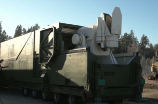 Nga hé lộ mẫu vũ khí laser bí mật đốt cháy UAV Ukraine