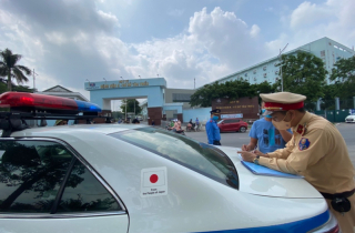 Xử lý nghiêm ô tô dừng, đỗ tùy tiện gây ùn tắc, tai nạn giao thông