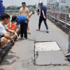 Xác định nguyên nhân gây lỗ thủng lớn trên cầu Long Biên, Hà Nội
