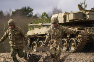 Tướng Anh nói quân đội phải chuẩn bị sẵn sàng 'tham chiến ở châu Âu'