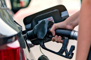 Xăng RON95 tăng 498 đồng, giá bán lẻ vượt 32.873 đồng/lít