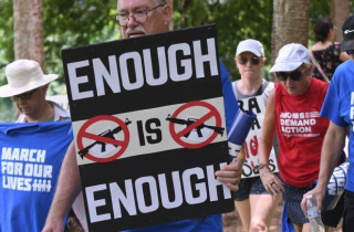 Nước Mỹ và 'cơn đau đầu' kiểm soát súng đạn