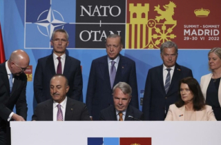 Thổ Nhĩ Kỳ bất ngờ 'bật đèn xanh' để Phần Lan - Thụy Điển gia nhập NATO
