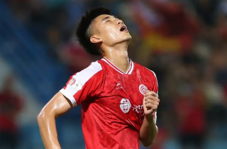 Trọng tài khiến cầu thủ Viettel mất tinh thần ở trận thua đau