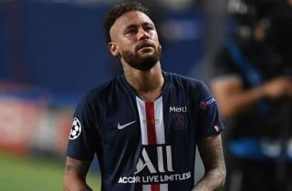 Man Utd sẽ gặp ác mộng nếu dùng Neymar thay Ronaldo