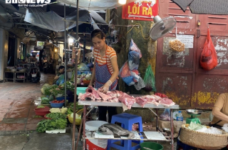 Thịt heo tăng 'nóng' tới 10 giá, tiểu thương đóng quầy nghỉ bán