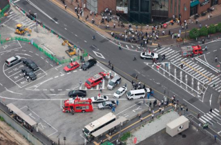 Cựu Thủ tướng Nhật đang nguy kịch, hé lộ danh tính kẻ nổ súng